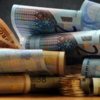 Euros pile