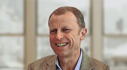 ExecutivesInResidence-PNG-Stuart-Dean-250x138-BG2 - IMD Business School - IMD Business School